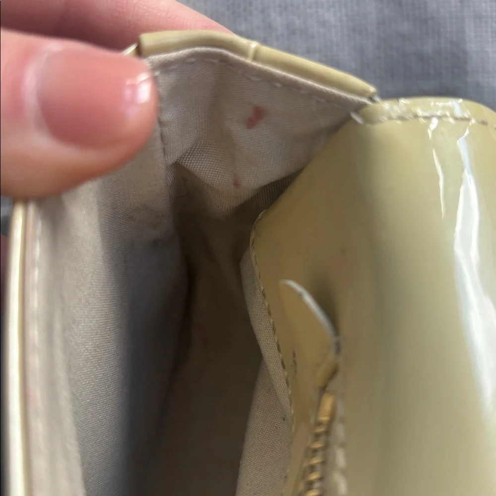 Louis Vuitton Vernis Patent Leather Pochette Sobe Blanc Clutch M93489 - Picture 10 of 16